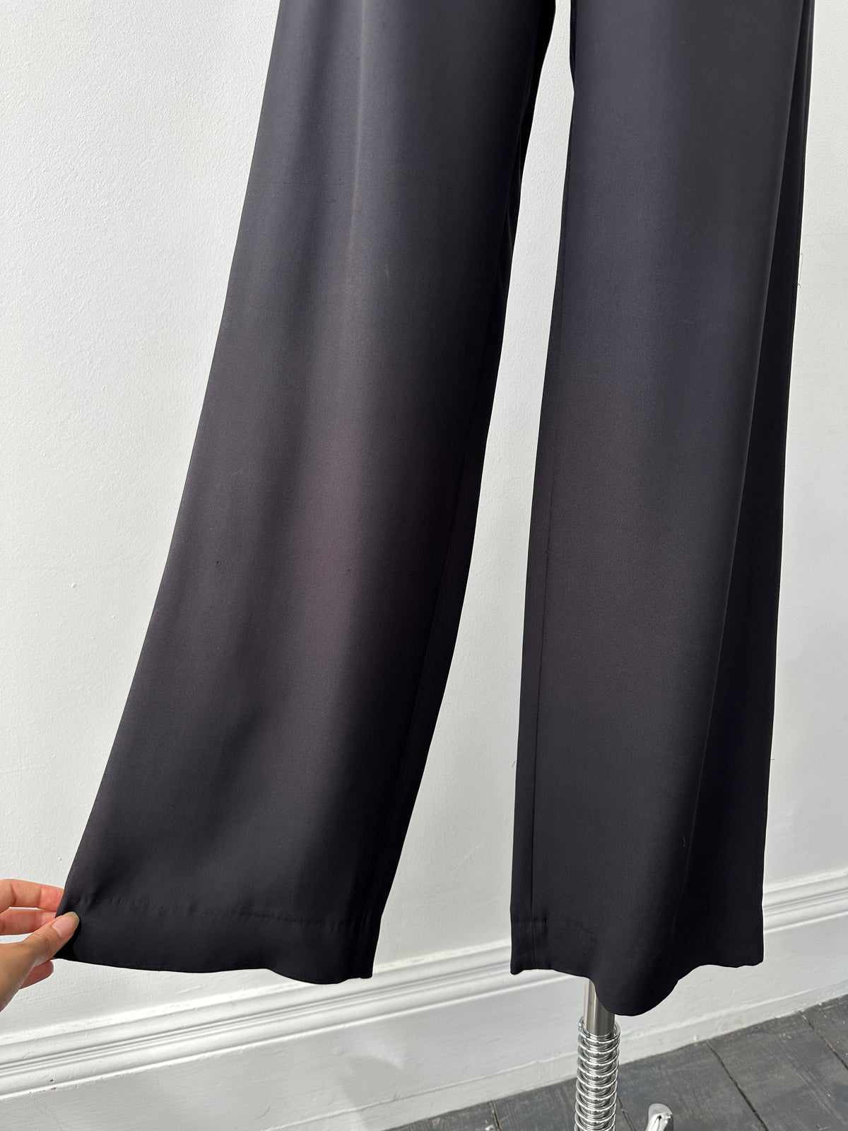 Armani Collezioni 2000s Silk Wide Leg Trousers - W28