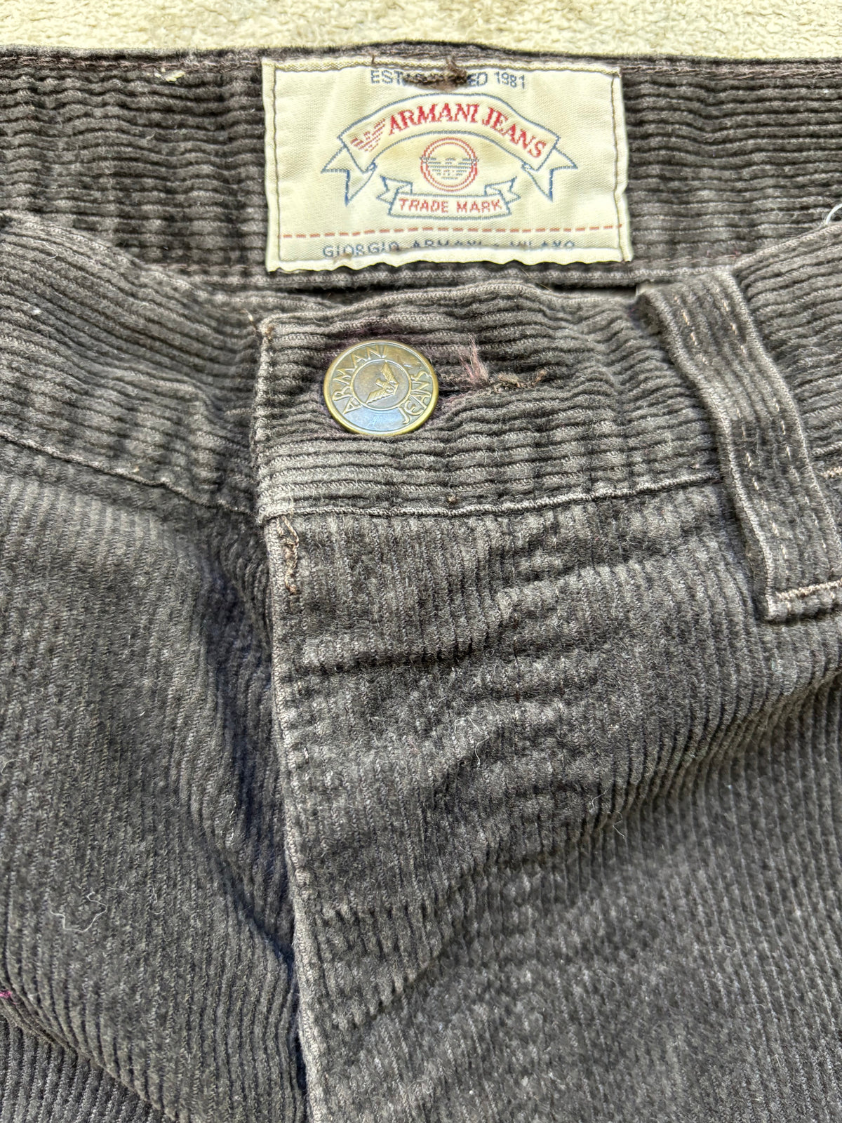 ARMANI CORD JEANS W28 L32