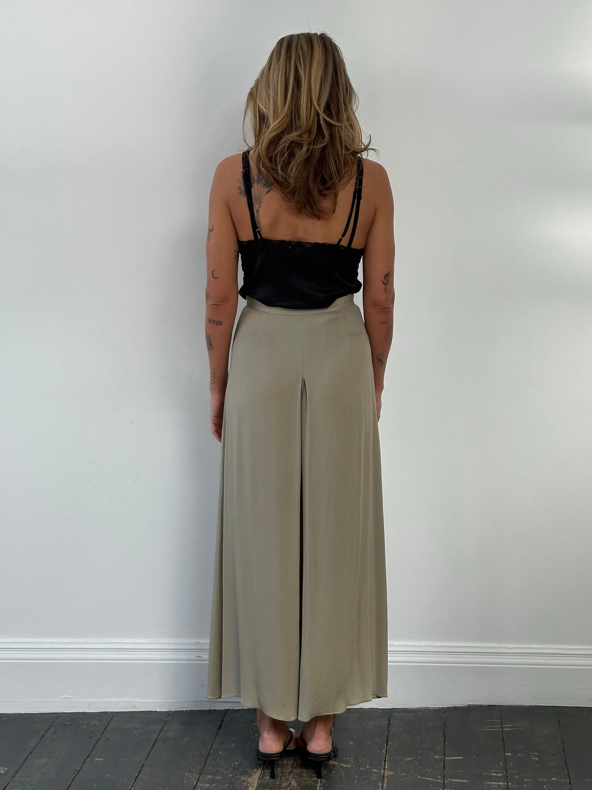 Armani Collezioni 2000s Silk Wide Leg Pleated Trousers - W26